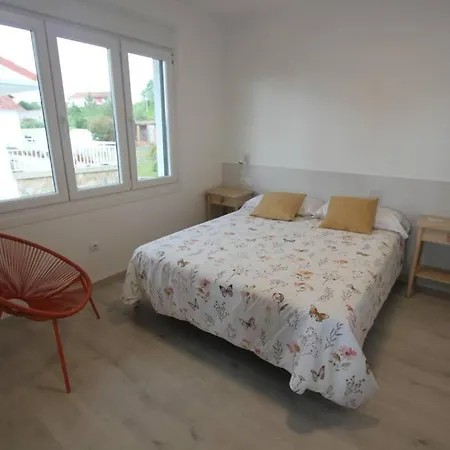 Acogedora Vivienda Con Jardin Andando A La Playa. Porto do Son